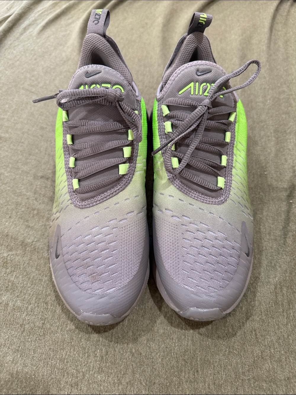 Youth Nike air max 270 with Neon Green Highlights